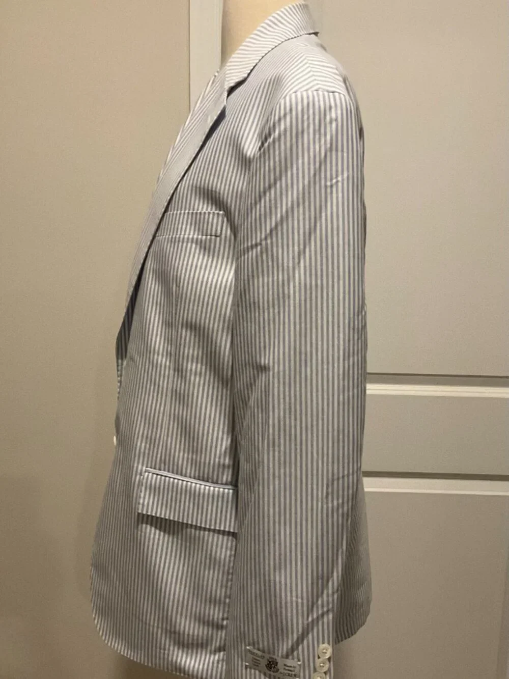 J.CREW crosby classic-fit suit jacket in portuguese cotton oxford. SIZE: 40/S.